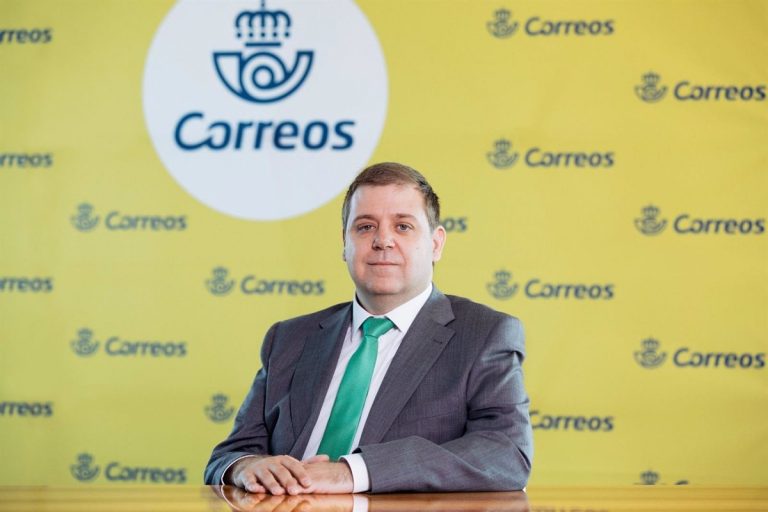 Denuncian al expresidente de Correos y a la ‘fontanera’ del PSOE