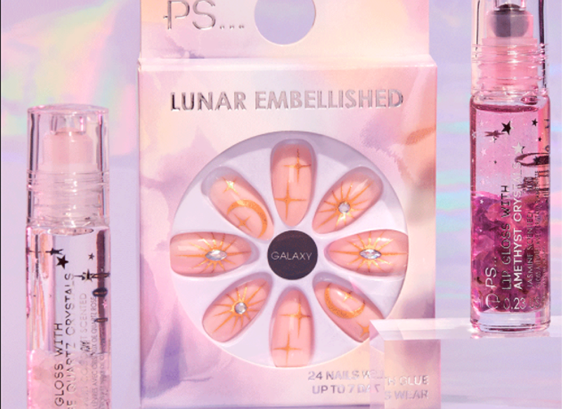 UÑAS POSTIZAS DE INSPIRACIÓN LUNAR