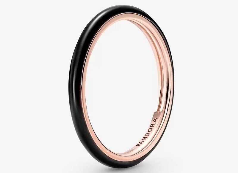 ANILLO ESMALTE NEGRO PANDORA ME