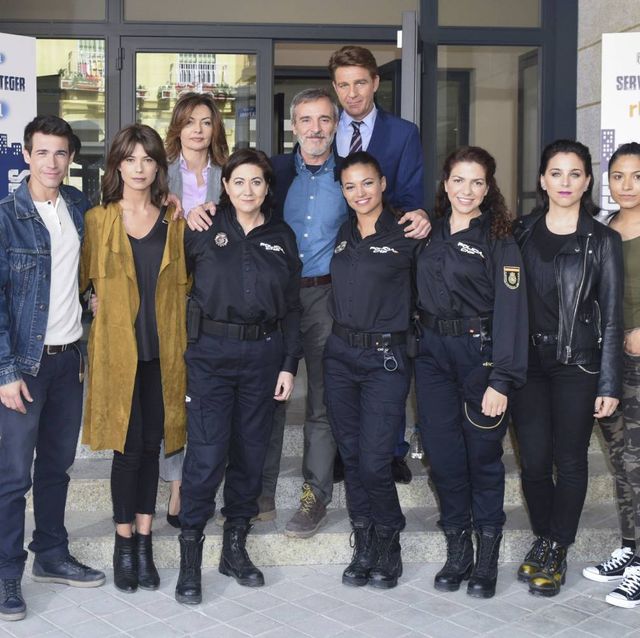 actores abandonan servir y proteger