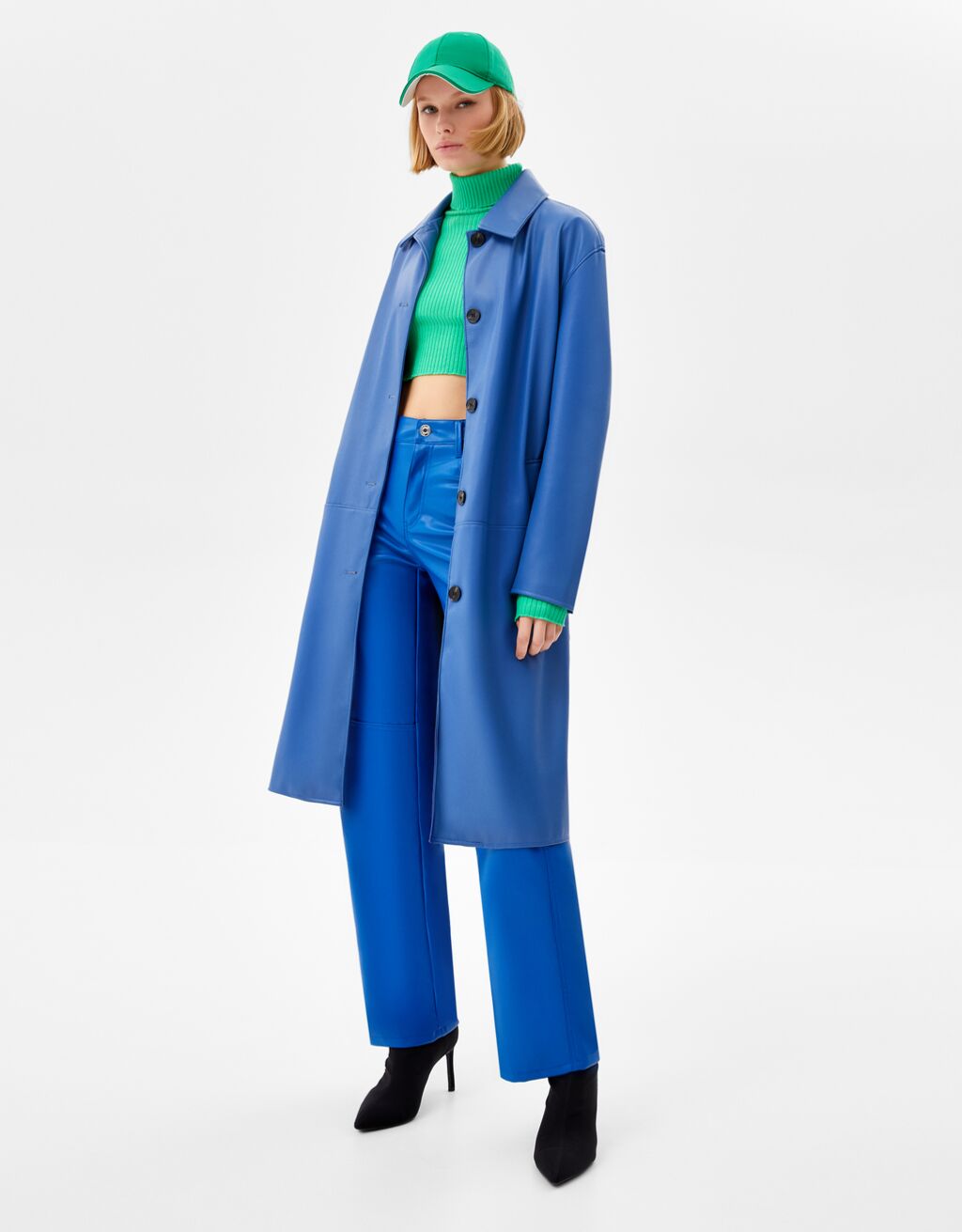 gabardina trench efecto piel