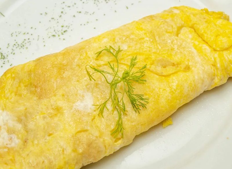 PASOS FINALES DE LA RECETA DE TORTILLA DE ATÚN CON QUESO