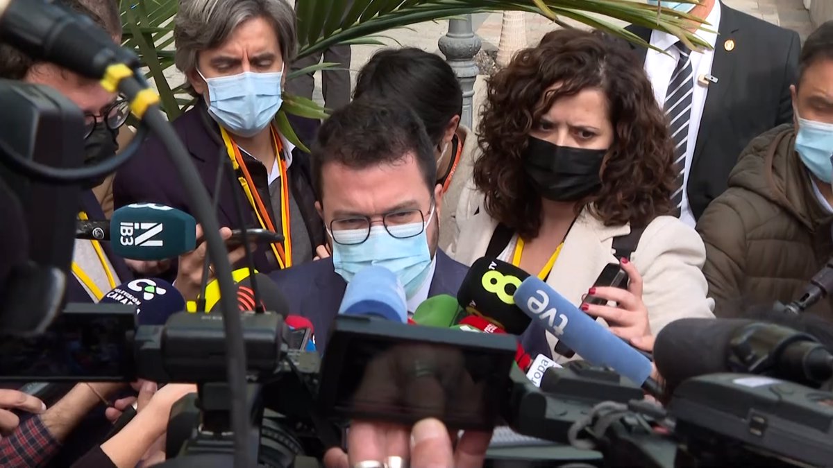 Aragonès defiende sus