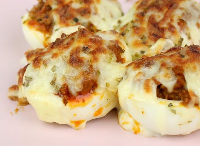Huevos rellenos de carne: la receta que le da mil vueltas a la clásica