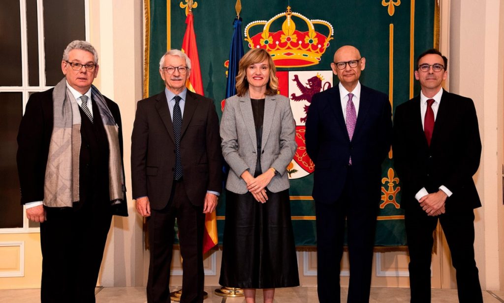 Tensión en el Ministerio de Educación: Pilar Alegría fulmina a sus altos cargos 1 Moncloa EuropaPress 4415555 liborio lopez santiago roura toman posesion subsecretario secretario 1 Moncloa