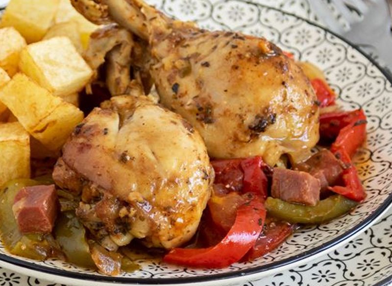 CÓMO PREPARAR LA RECETA DE POLLO AL CHILINDRÓN DE MASITO