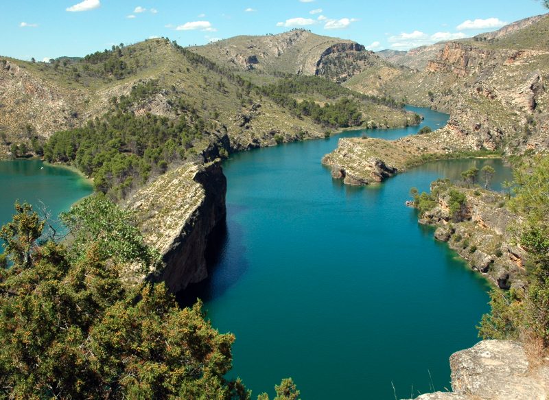 LAGO DE BOLARQUE, UNA DE ESAS PISCINAS NATURALES QUE NO ESTÁN LEJOS DE MADRID