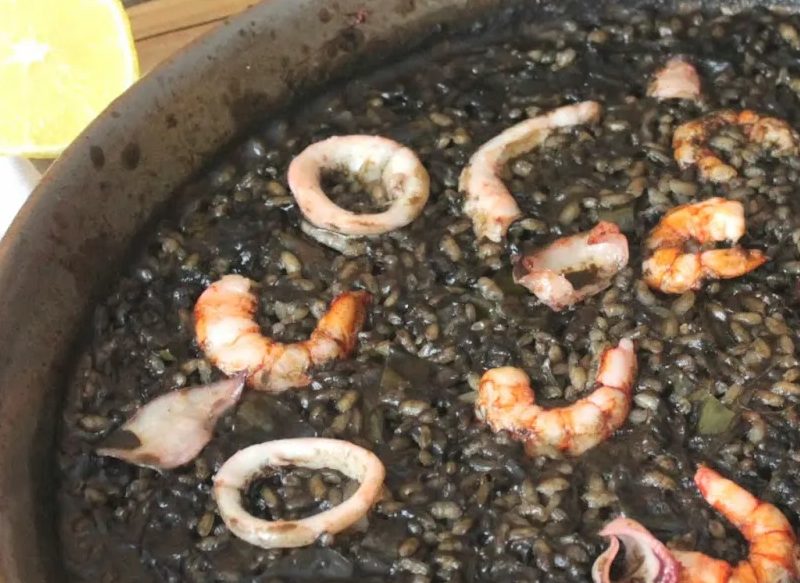 CONSEJOS PARA LA PREPARACIÓN DEL ARROZ NEGRO CON CALAMARES