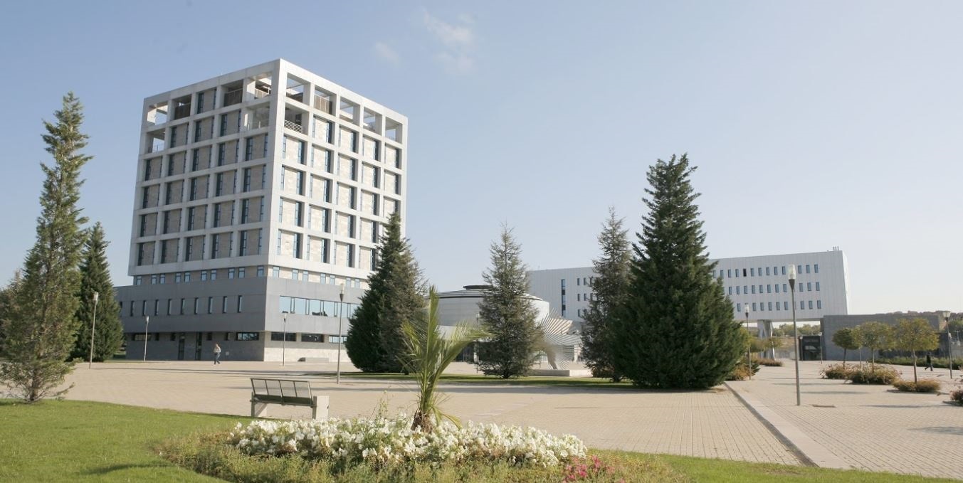 Fraude cum laude: cuando el autor de la tesis no es quien la firma 1 Moncloa tesis doctoral