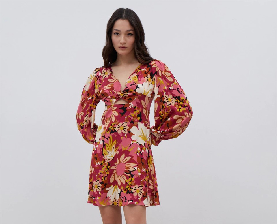 vestido corto abertura formula joven