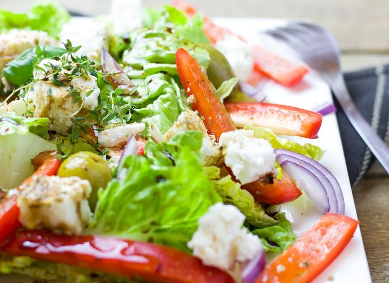 Esta ensalada con queso de cabra y nueces es la mejor de todas