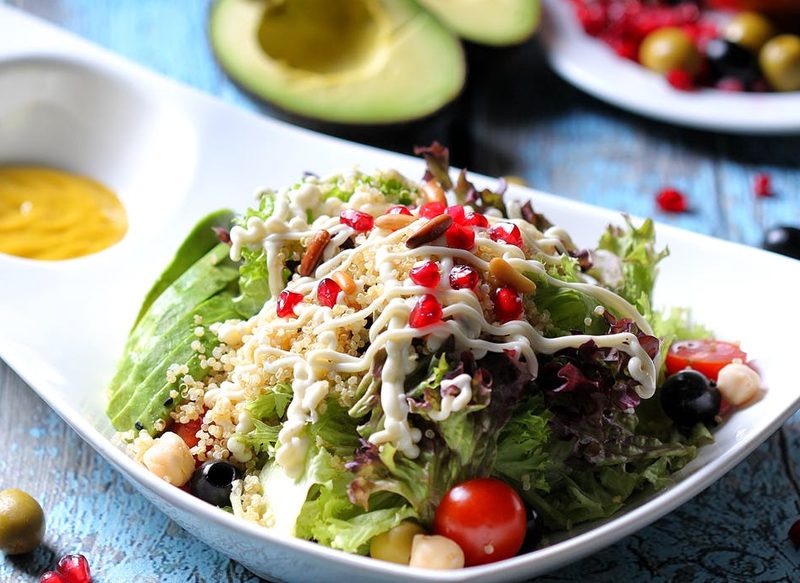 FINALIZANDO CON LA ENSALADA CON FRESAS Y PLÁTANO