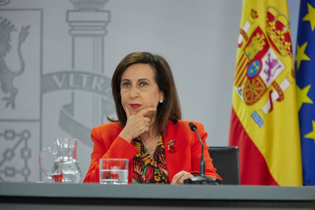 Los militares abandonan a Adoración Mateos en el Pleno del Consejo de Personal de las FF.AA. 1 Moncloa La ministra Margarita Robles se perfila como la sustituta de Pedro Sánchez