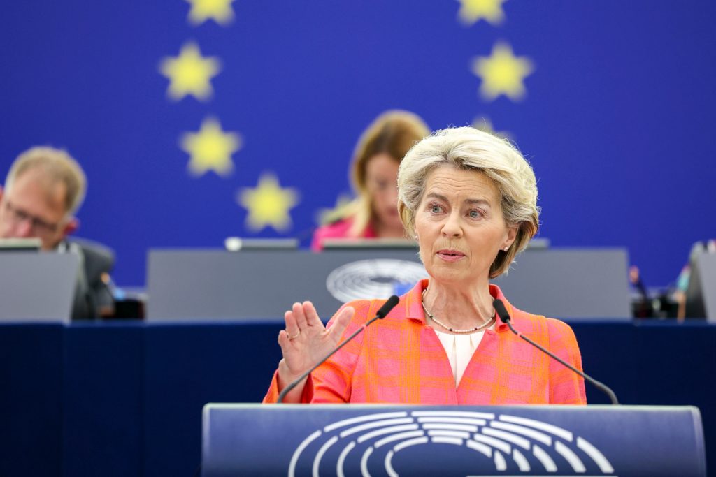 Von der Leyen plantea un kit de supervivencia de Playmobil para la guerra 2 Moncloa Ursula von der Leyen evita la luz y los taquígrafos sobre el rearme de Europa y la seguridad a los ciudadanos | Fuente: Agencias