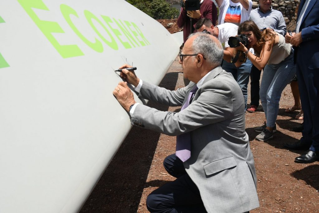 Casimiro Curbelo se viste de Chávez y expropia media Gomera para cedérsela a unos empresarios 1 Moncloa curbelo Moncloa