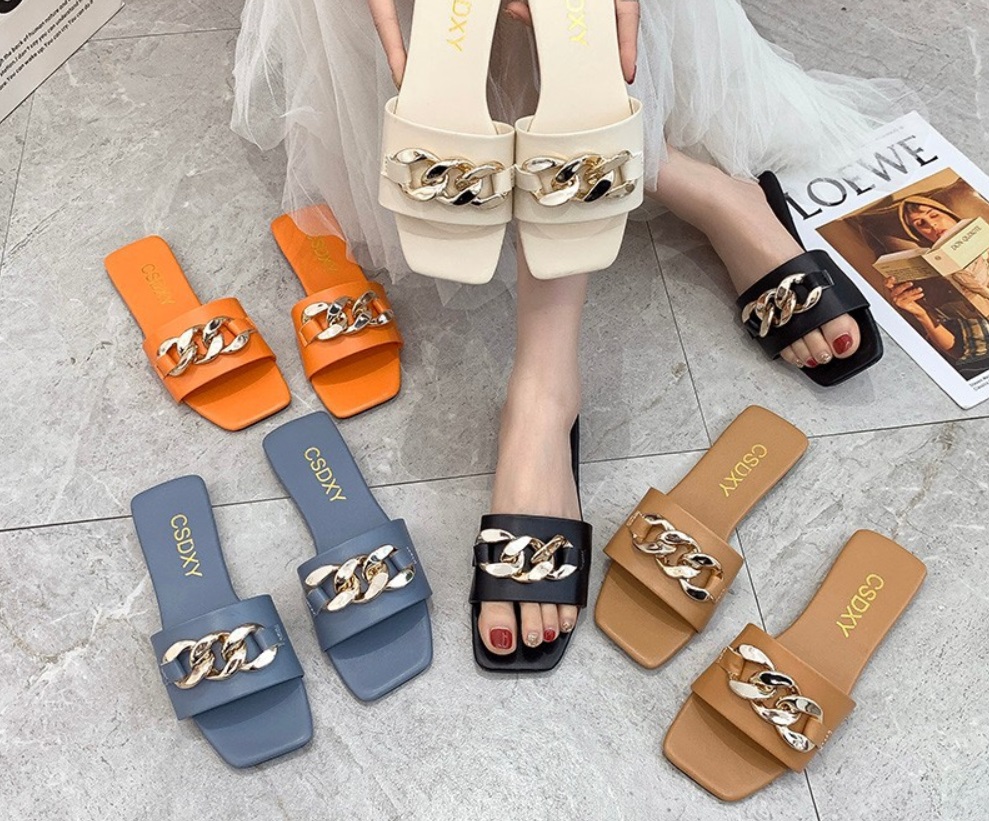 sandalia con cadena dorada