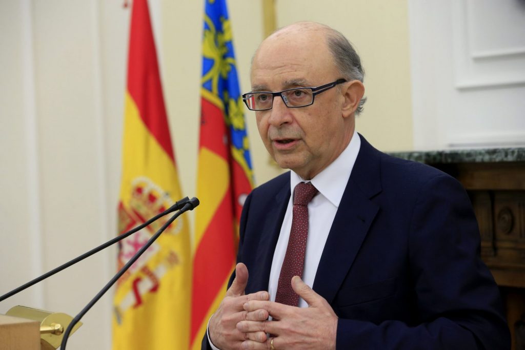 Así se repartieron las empresas el pago de 435.600€ a la consultora del Caso Montoro 2 Moncloa El ex ministro Montoro imputado en un caso de corrupción. EP