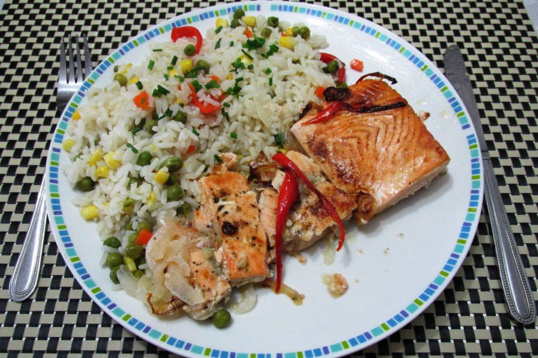 servir salmon horno