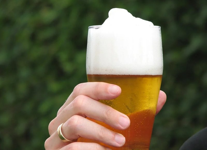 ¿LA CERVEZA ENGORDA?