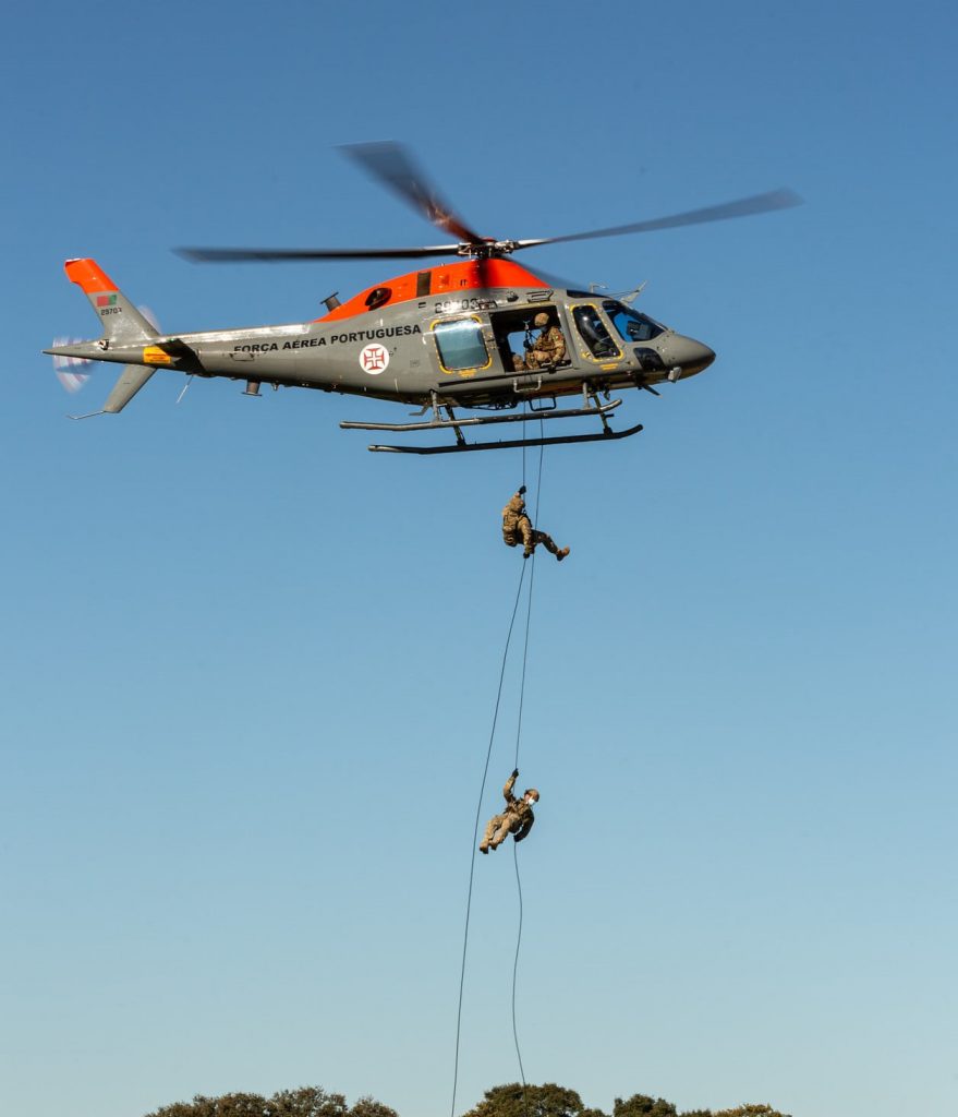 <strong>Portugal se dotará con helicópteros Black Hawk, financiados por la Unión Europea</strong> 3 Moncloa 11 164205564 2148032655336547 693291595875228034 o 1 Moncloa