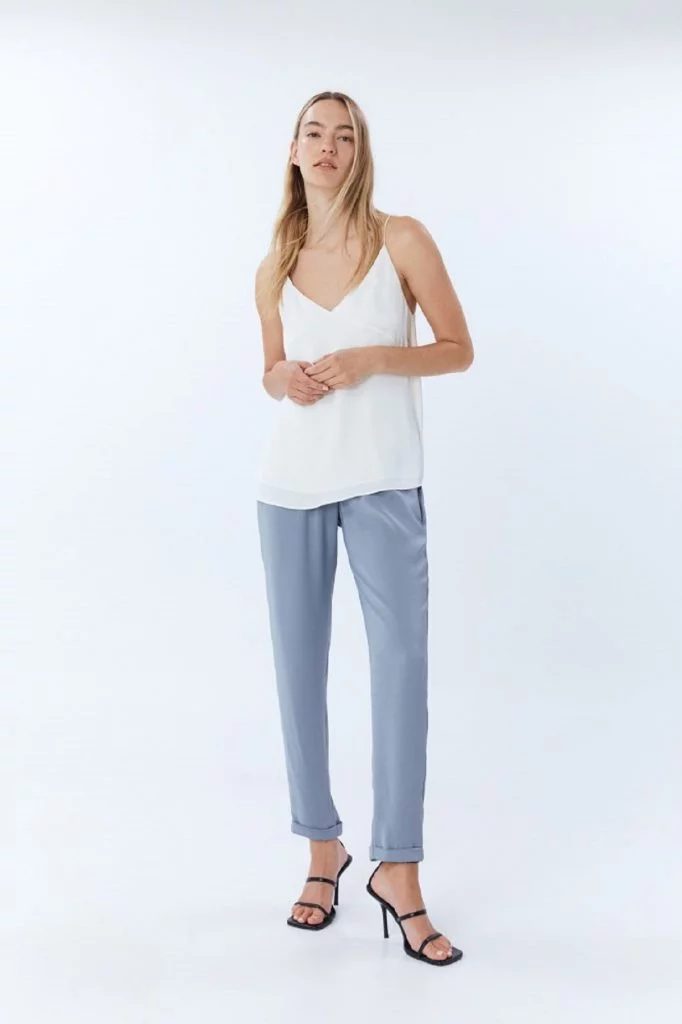 El pantalón fluido liso de Sfera