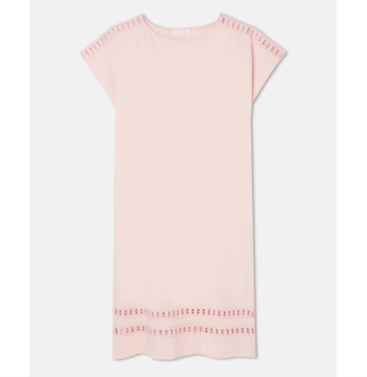 Camisón largo con detalle en escote
