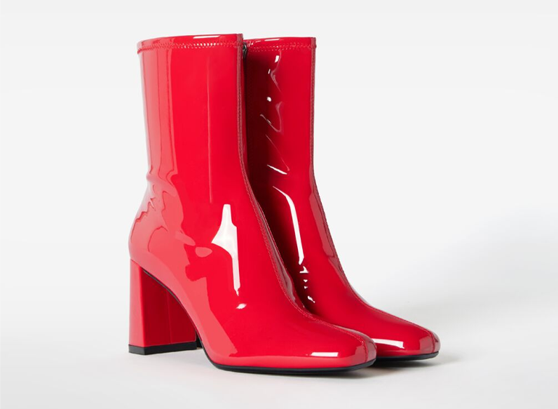 BOTINES TACÓN AJUSTADOS TIPO CHAROL DE BERSHKA