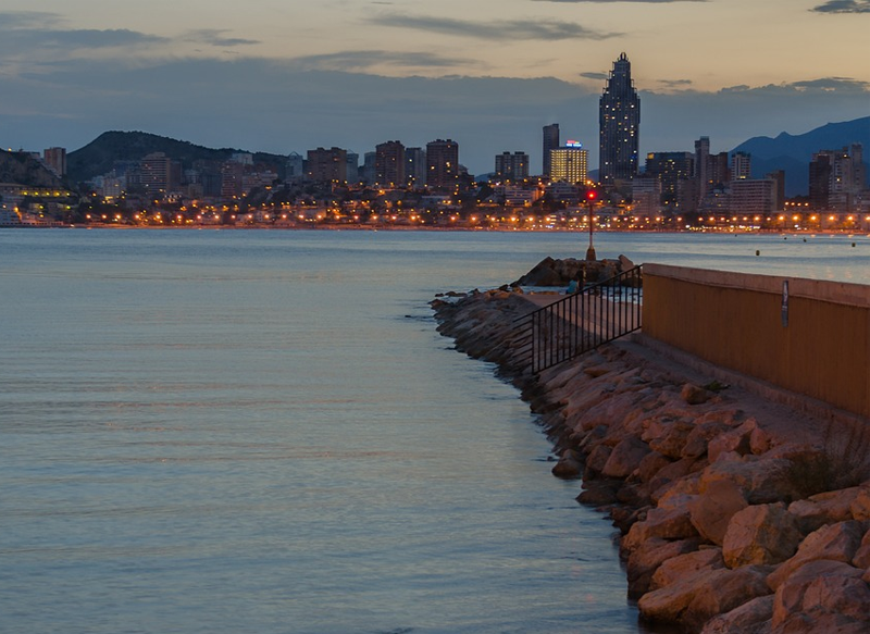 BENIDORM, UNA DE LAS CIUDADES DE ESPAÑA CON MAYOR ACTIVIDAD EN LA NOCHE