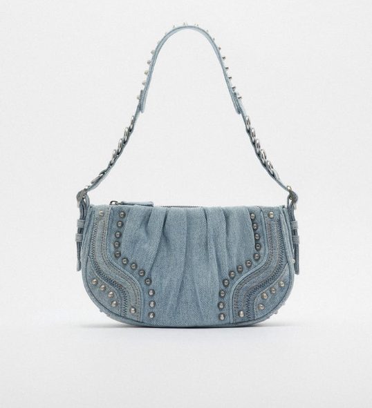 bolso denim tachas