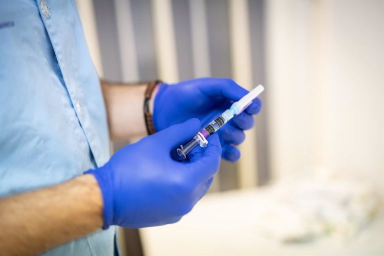 Madrid duplica dosis y amplía a 7 años la vacuna intranasal contra la gripe