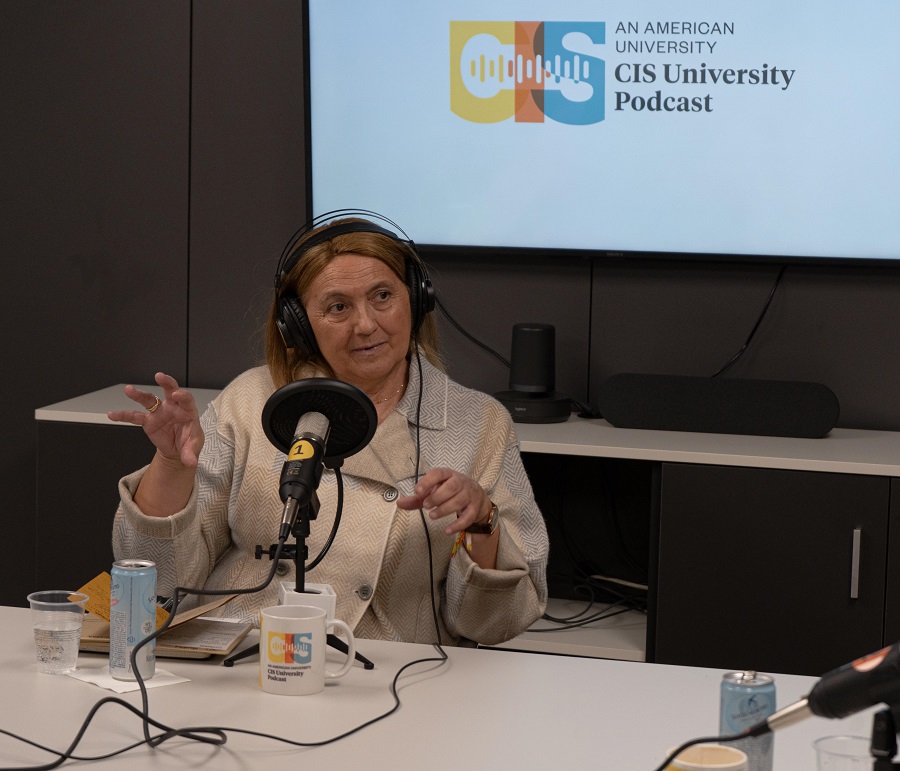 María Díaz de la Cebosa: “Muchos españoles somos conscientes del trabajo de titanes que hacen los pilotos por proteger nuestro planeta” 1 Moncloa Maria Diaz de La cebosa3 Moncloa