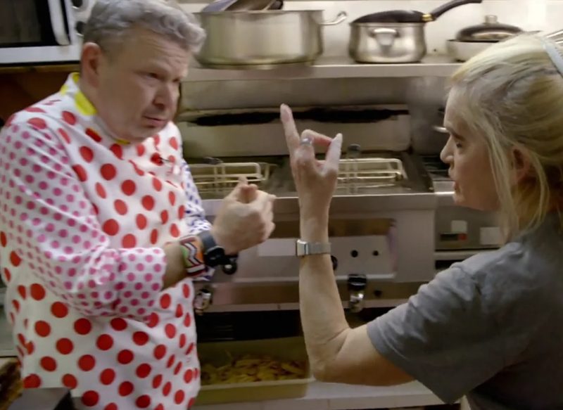 LA COCINA DESESPERÓ AL PRESENTADOR DE PESADILLA EN LA COCINA