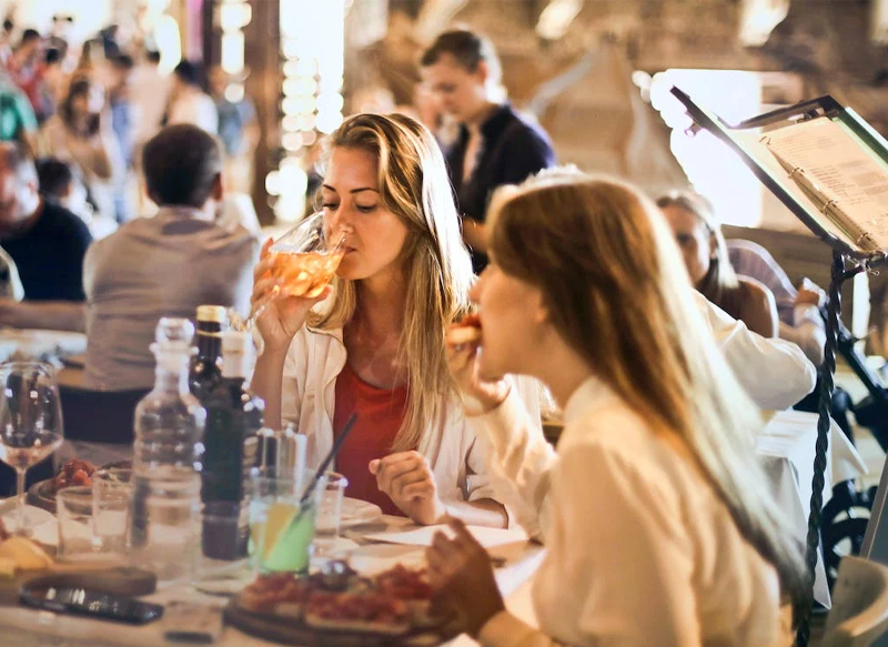 LA CELEBRACIÓN DE LA CENA DE TRABAJO