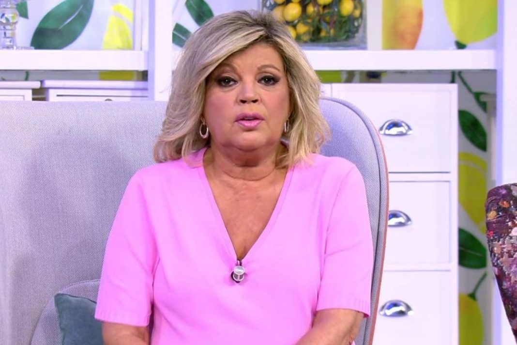 la colaboradora lanzo un corto discurso