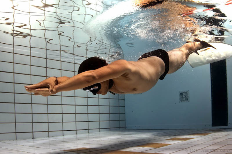 nadar es un deporte recomendado para todos