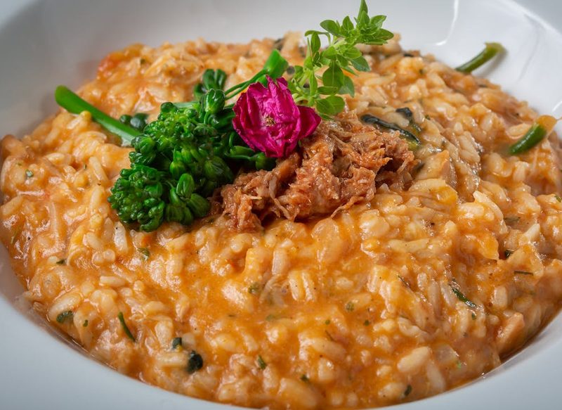 El encanto del risotto de champiñones y espárragos: una historia culinaria 1 Moncloa CÓMO PREPARAR EL RISOTTO DE ARGUIÑANO