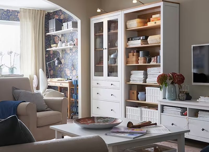 VITRINA CON CAJONES HEMNES DE IKEA