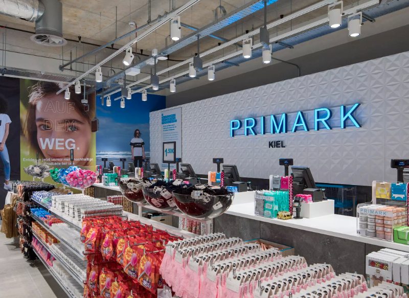 El increíble vestido de Primark que esconde secretos para redefinir tu cintura ¡Adiós a dos tallas! 1 Moncloa LAS CRÍTICAS A PRIMARK POR UNOS PANTALONES DE BEBÉ