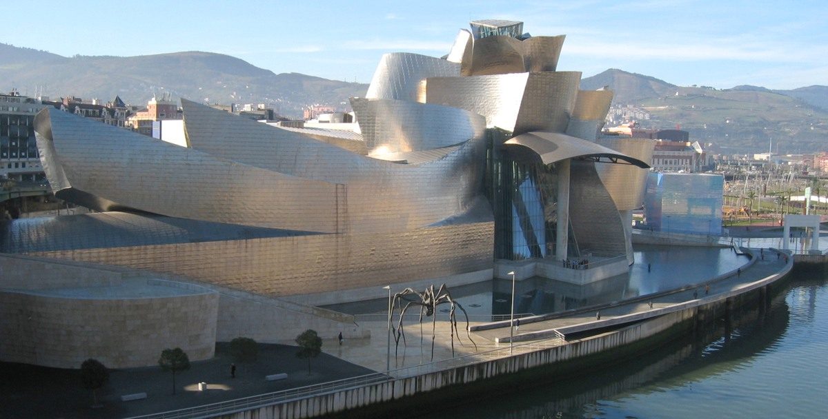 Que visitar en el Museo Guggenheim de Bilbao: Salvador Dalí, Pablo Picasso y más... 2 Moncloa Museo Guggenheim de Bilbao terraza