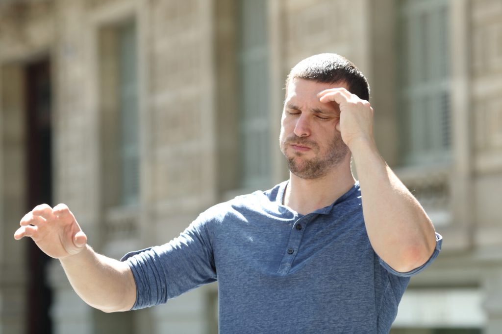 Síntomas que te alertan de una anemia 3 Moncloa persona mareada