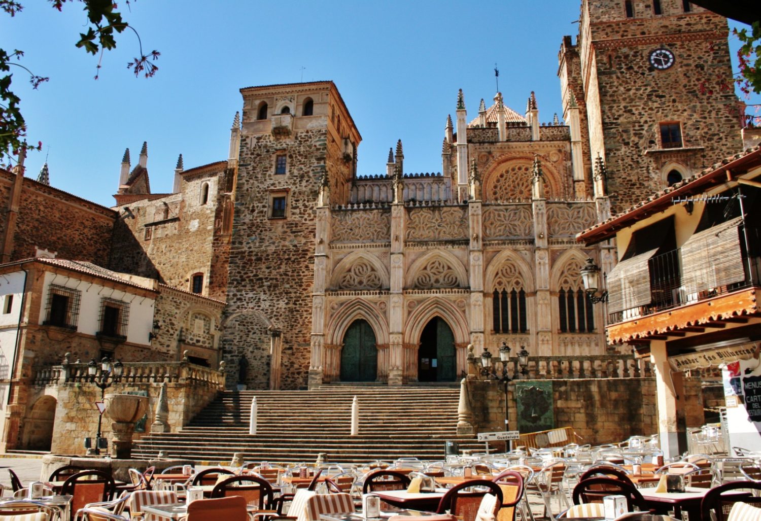 La historia oculta del Monasterio de Santa María de Guadalupe 3 Moncloa Monasterio de Santa María de Guadalupe