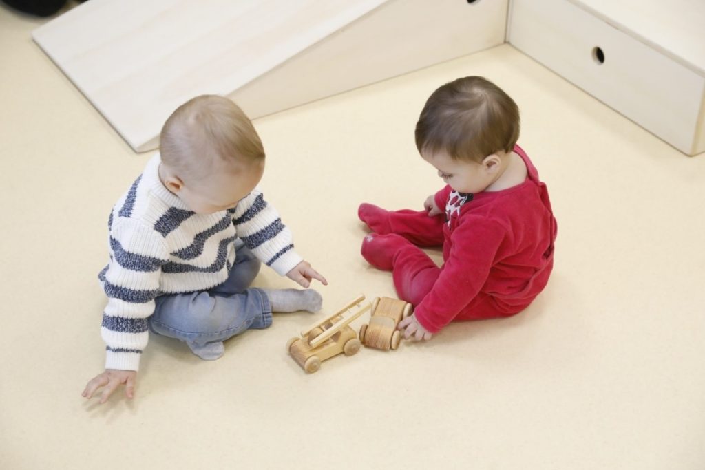 El Gobierno lleva meses sin pagar a los padres la baja de paternidad 1 Moncloa bebes Moncloa