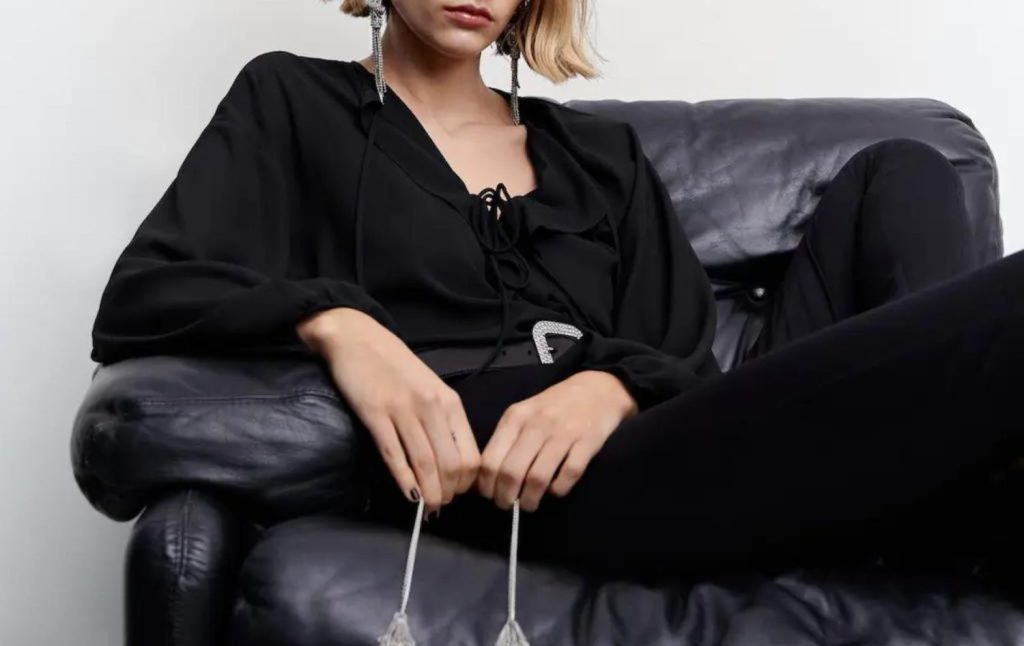 La blusa cruzada de Mango que causará furor esta primavera 6 Moncloa Mango