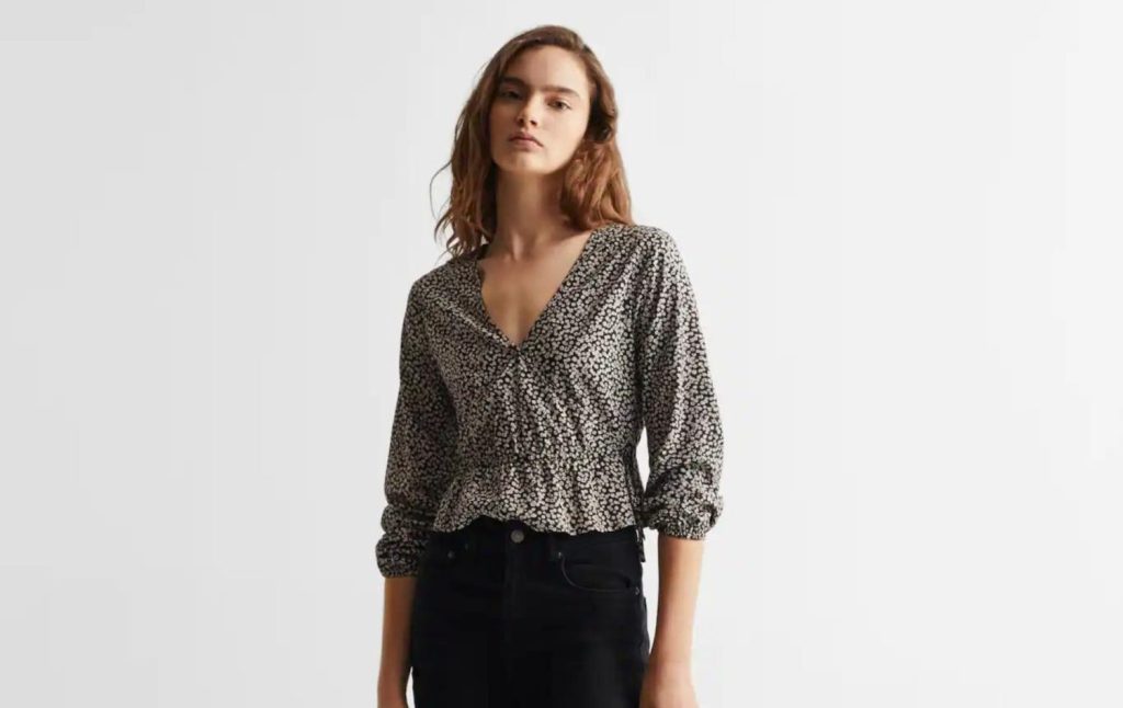 La blusa cruzada de Mango que causará furor esta primavera 1 Moncloa Mango