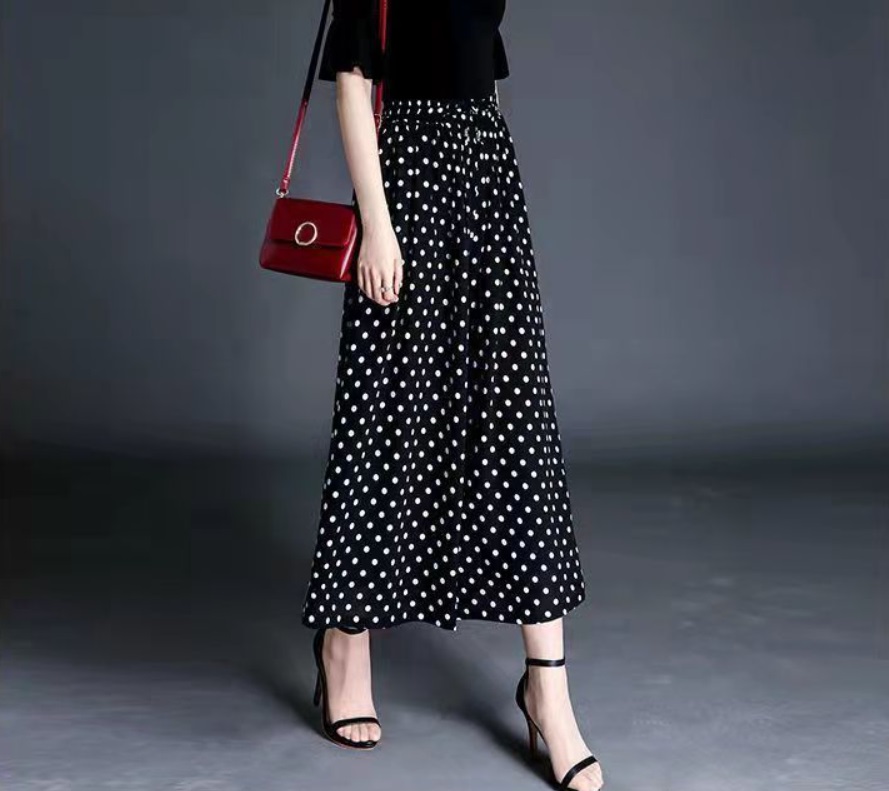 pantalón de lunares