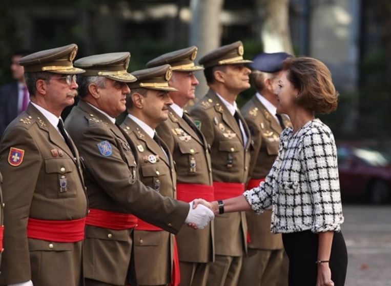 El fin del servicio militar obligatorio en España: cómo afectó a la sociedad 2 Moncloa Fin del servicio militar obligatorio: una nueva era para la cultura española
