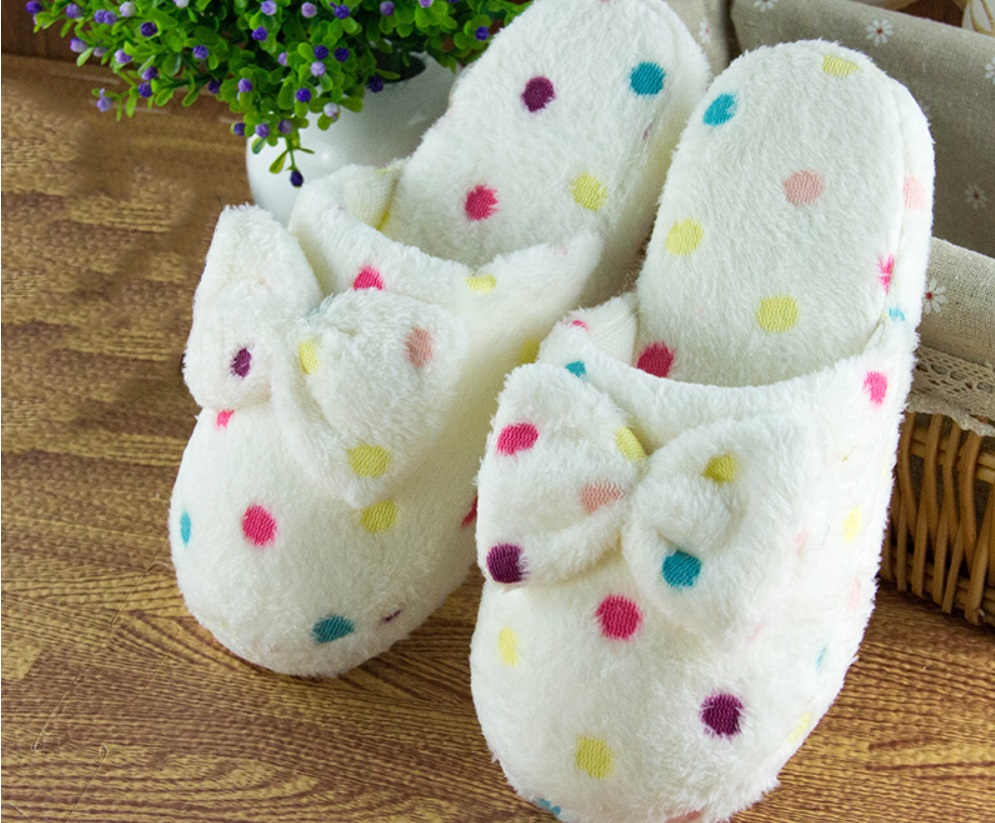 Las pantuflas de cerditos Aliexpress por solo 1,98 euros que vas a querer regalar(te) este invierno 2 Moncloa zapatillas de lunares