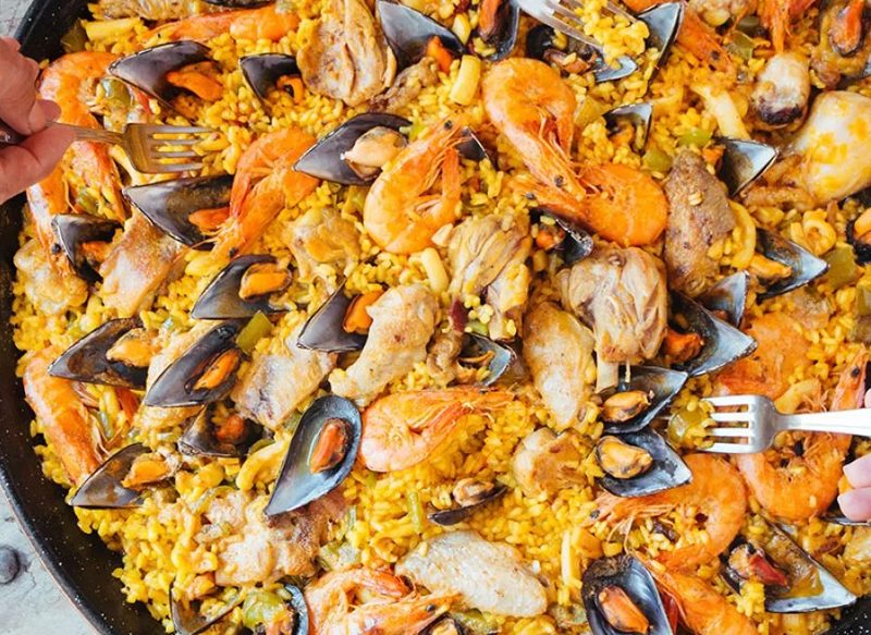 CÓMO PREPARAR LA PAELLA DE JAMIE OLIVER