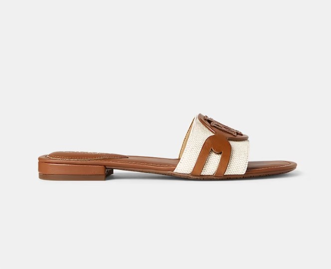 Sandalias planas de mujer en color marrón con logotipo el corte ingles