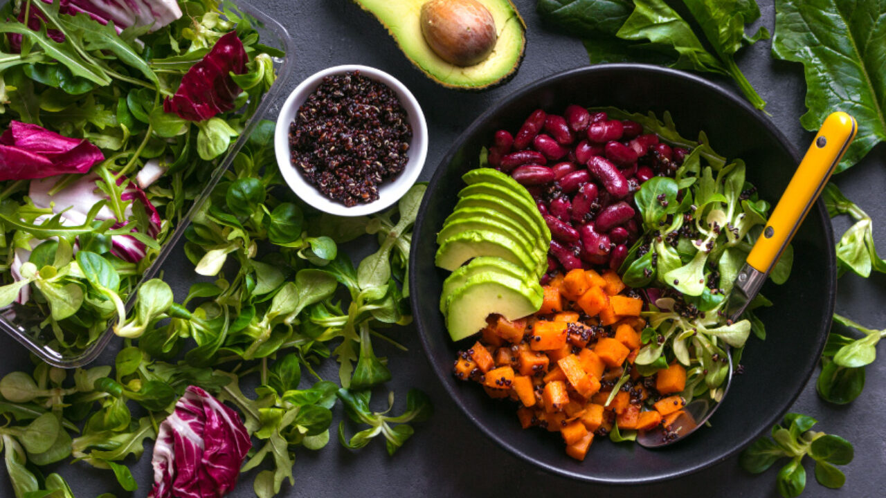 ¿Qué alimentos deben evitarse para obtener los minerales esenciales?